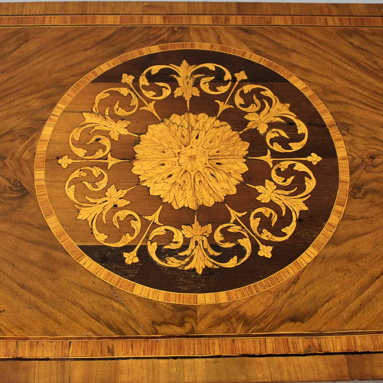 Cassettone comò Luigi XVI in noce intarsiato Italia '700 13