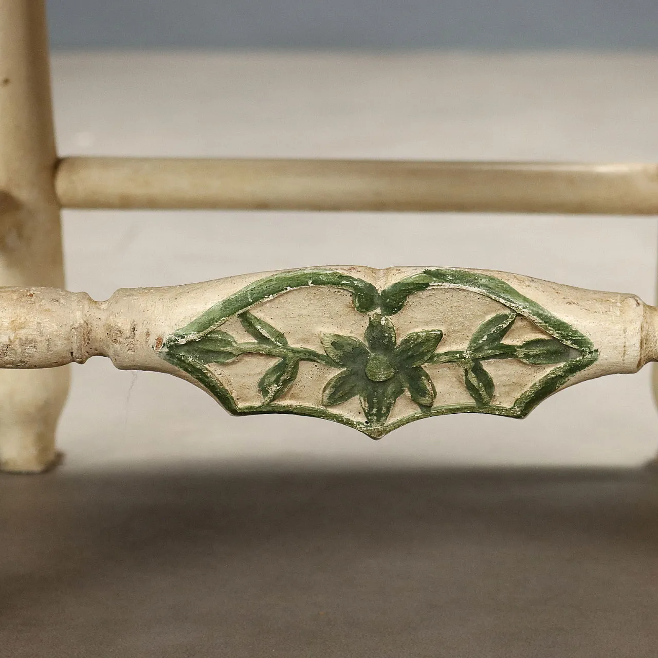 Coppia di poltroncine in legno laccatostile tardo barocco, fine '800 7