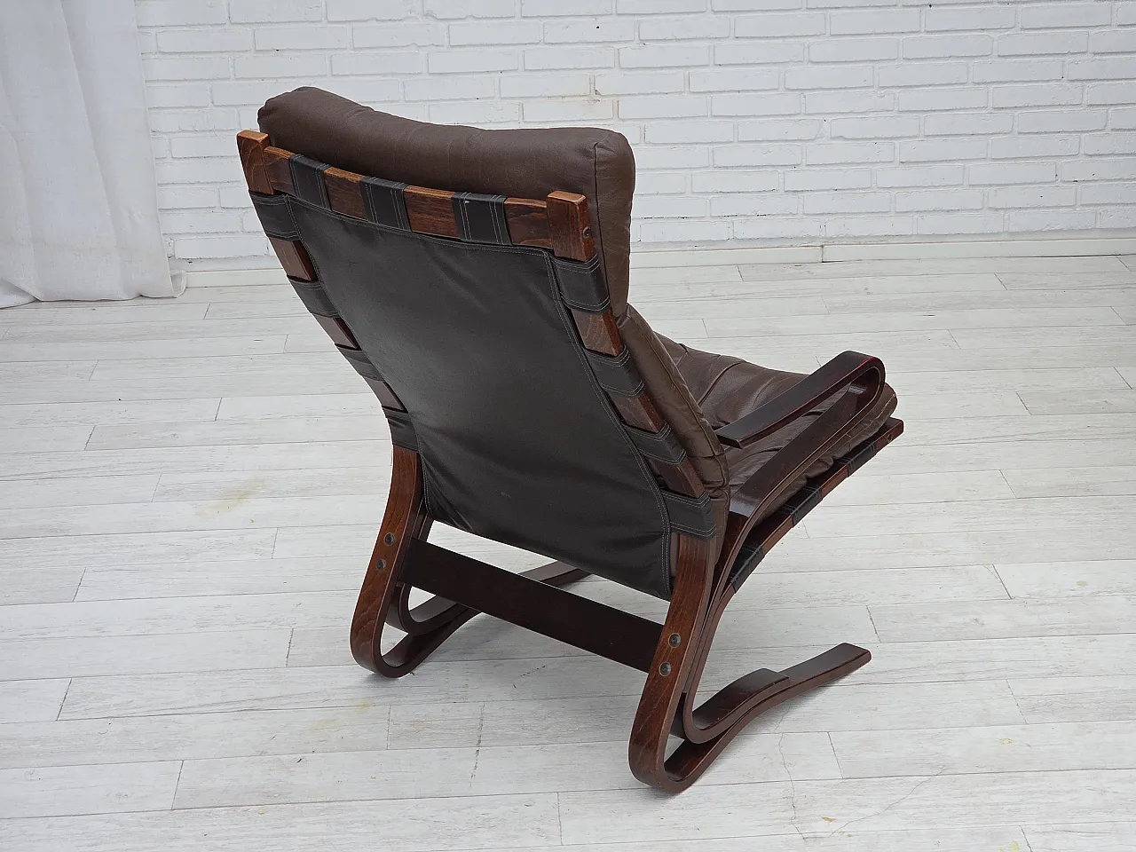 Poltrona lounge modello Kengu norvegese, anni '70 7