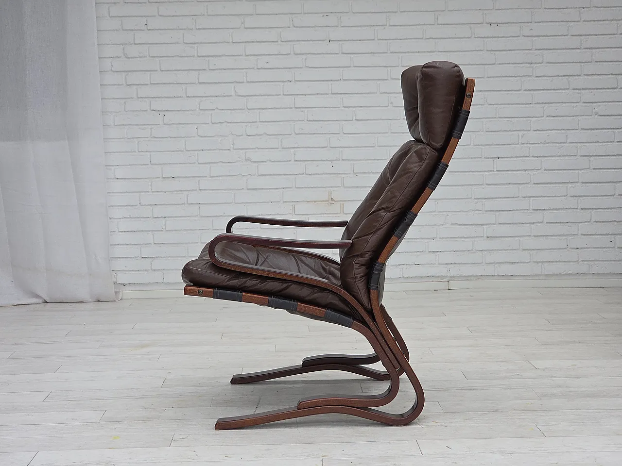 Poltrona lounge modello Kengu norvegese, anni '70 11