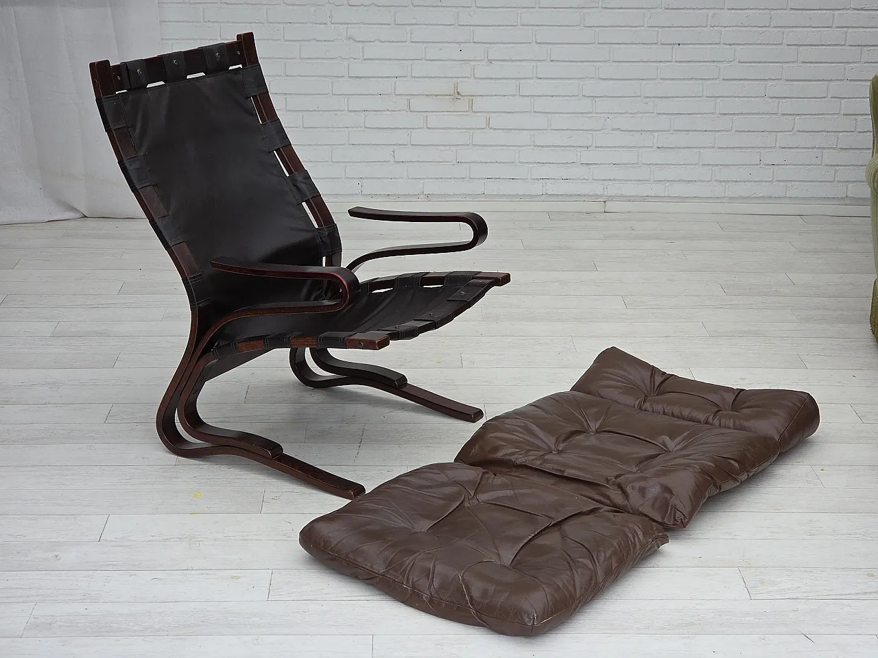 Poltrona lounge modello Kengu norvegese, anni '70 16