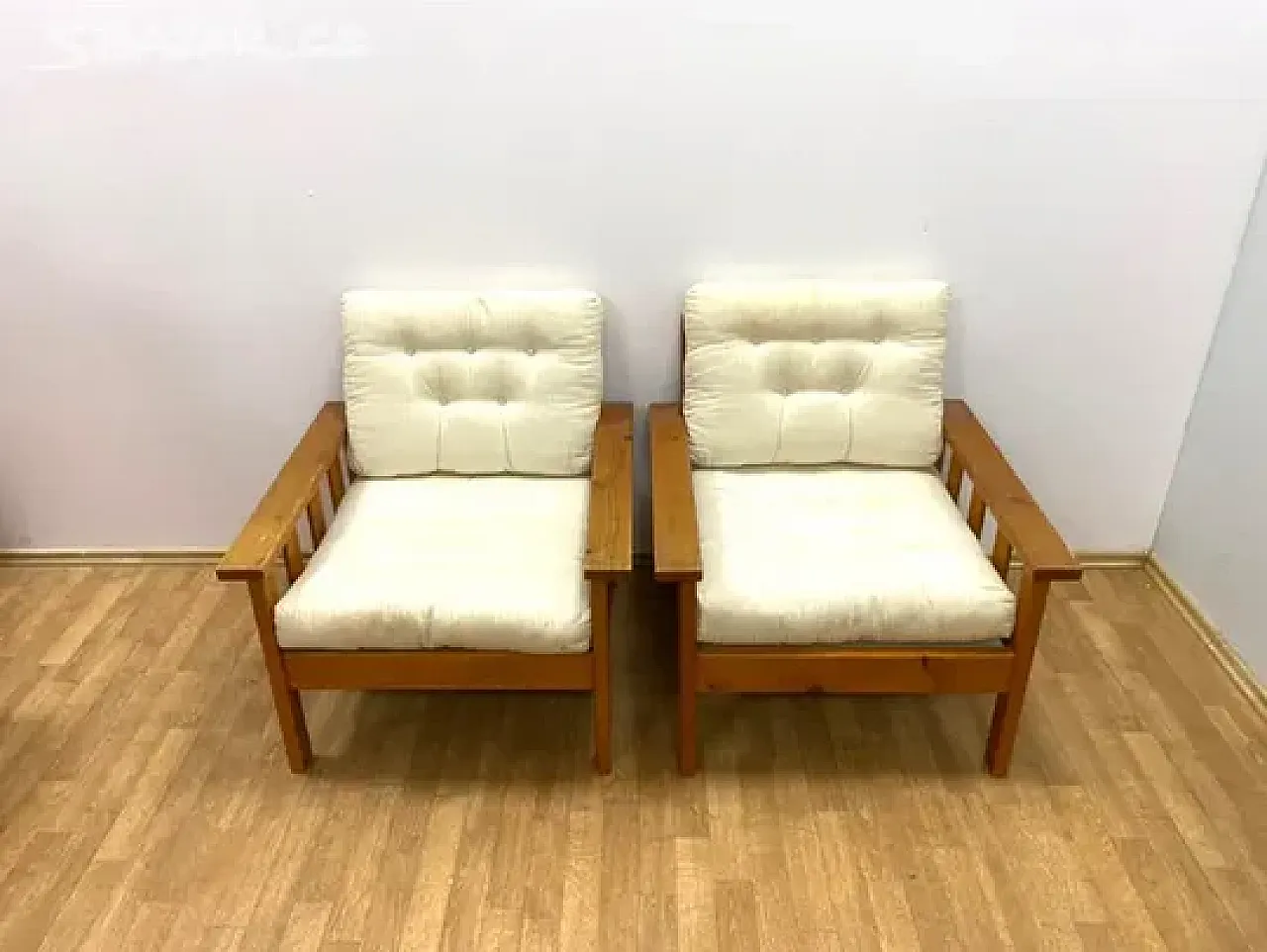 Coppia di poltrone in pino, anni '80 3