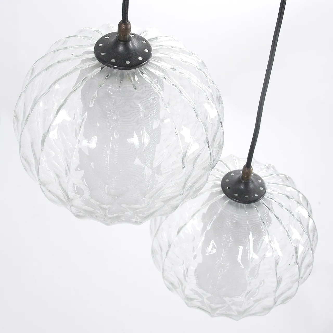 Coppia di lampade a sospensione nello stile di Angelo Brotto, anni '60 4