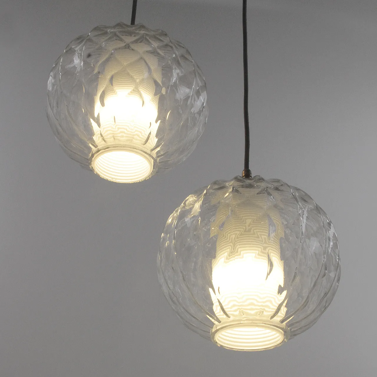 Coppia di lampade a sospensione nello stile di Angelo Brotto, anni '60 9