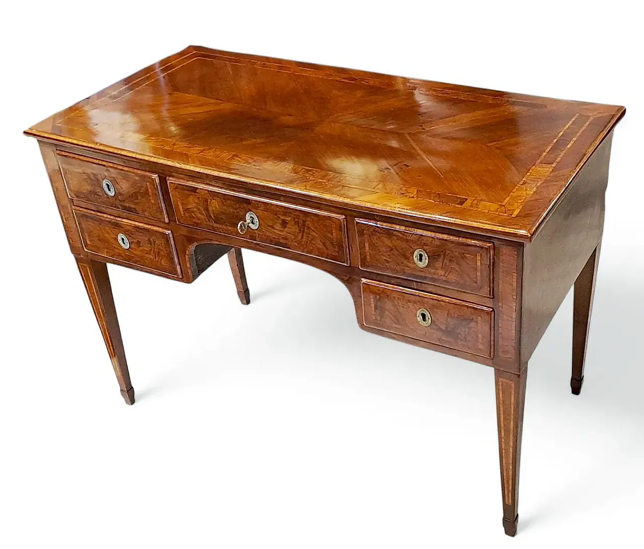 Louis XVI style center desk in walnut and briar wood, 18th century 3