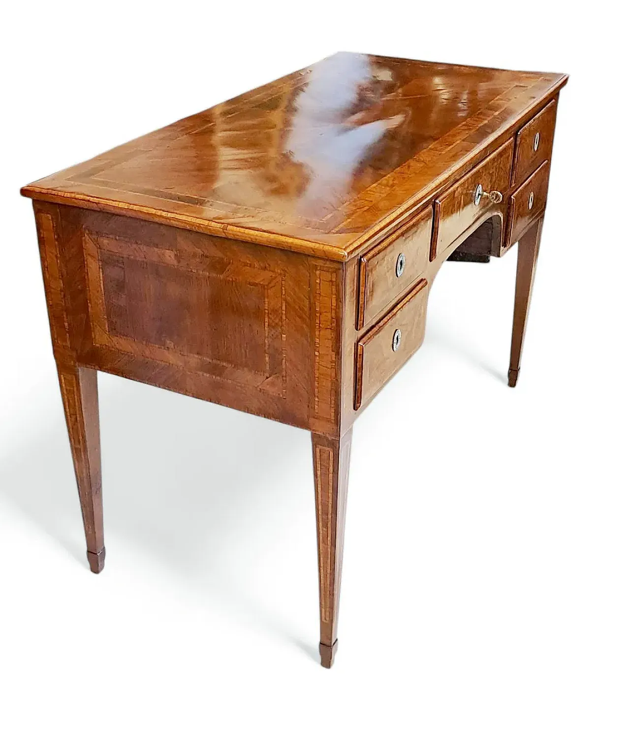 Louis XVI style center desk in walnut and briar wood, 18th century 8