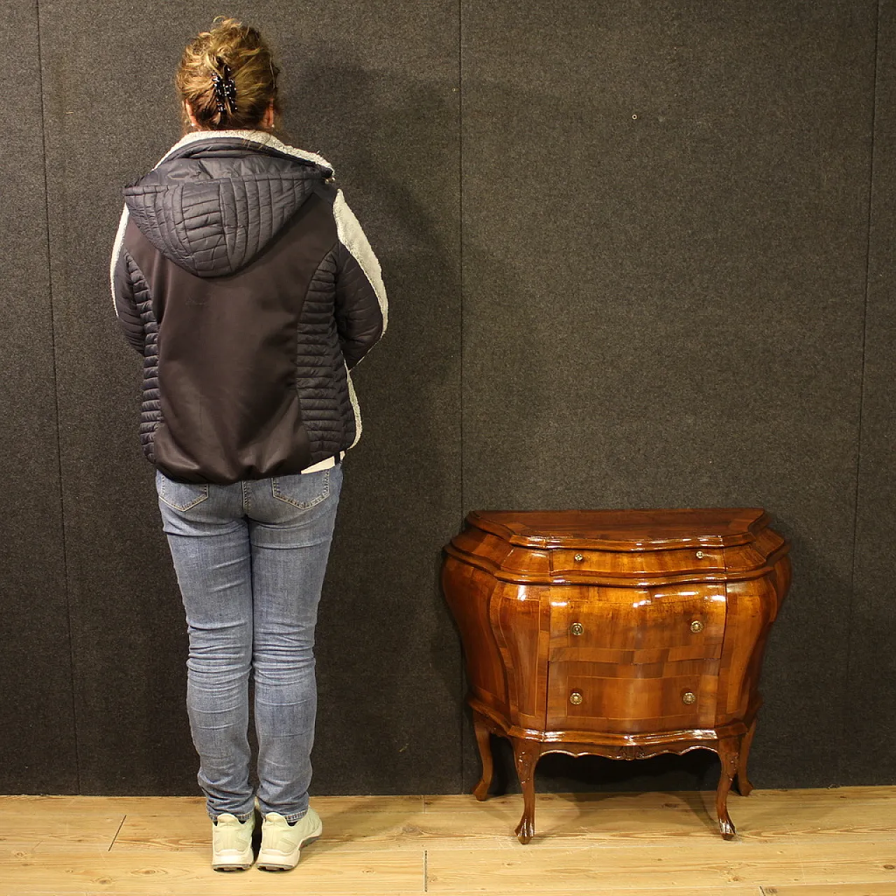 Venetian chest of drawers, 20th century 2
