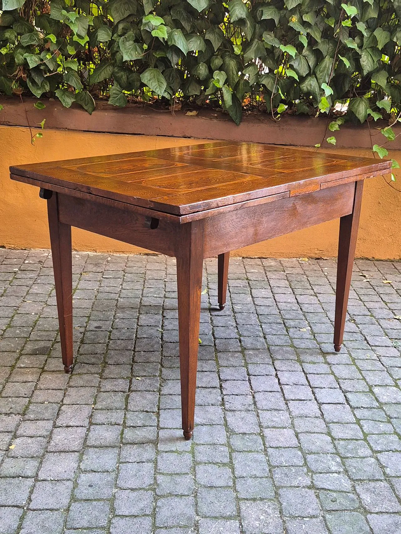 Extendable wooden table with ovals, 19th century 7