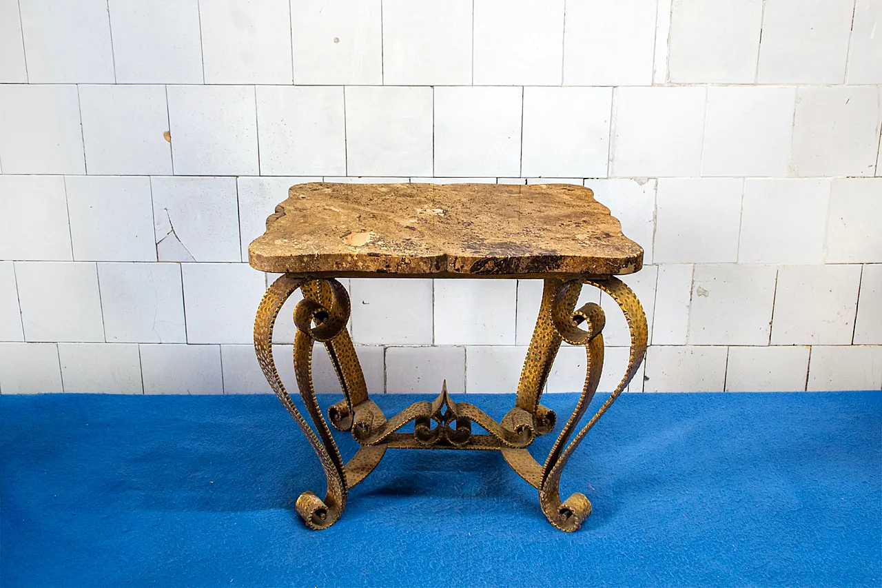 Tavolino da caffè in ferro dorato e marmo di Colli, anni '50 2