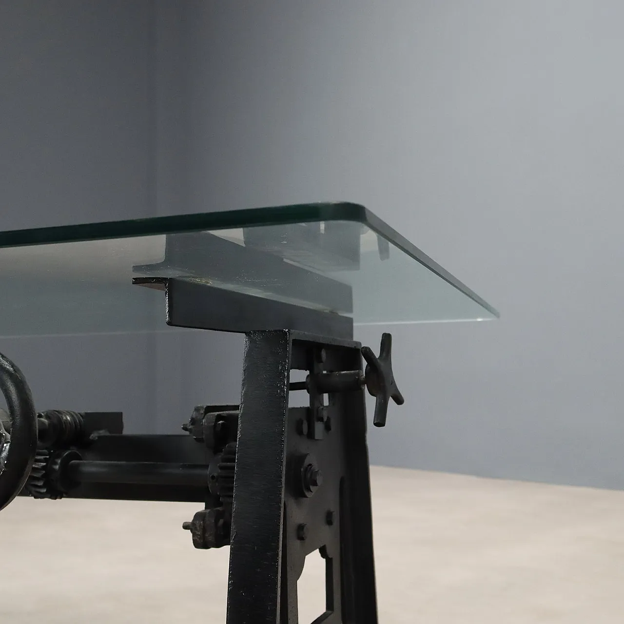 Tavolino in vetro e ferro con meccanismo regolabile, '900 7