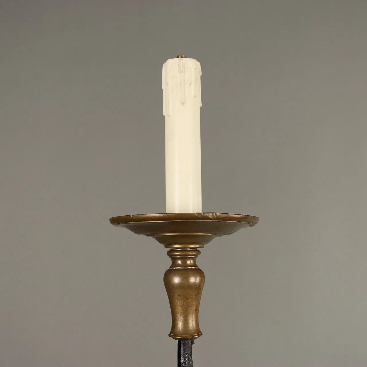 Coppia di Lampade da terra in ferro battuto e tessuto bordeaux, '800 6