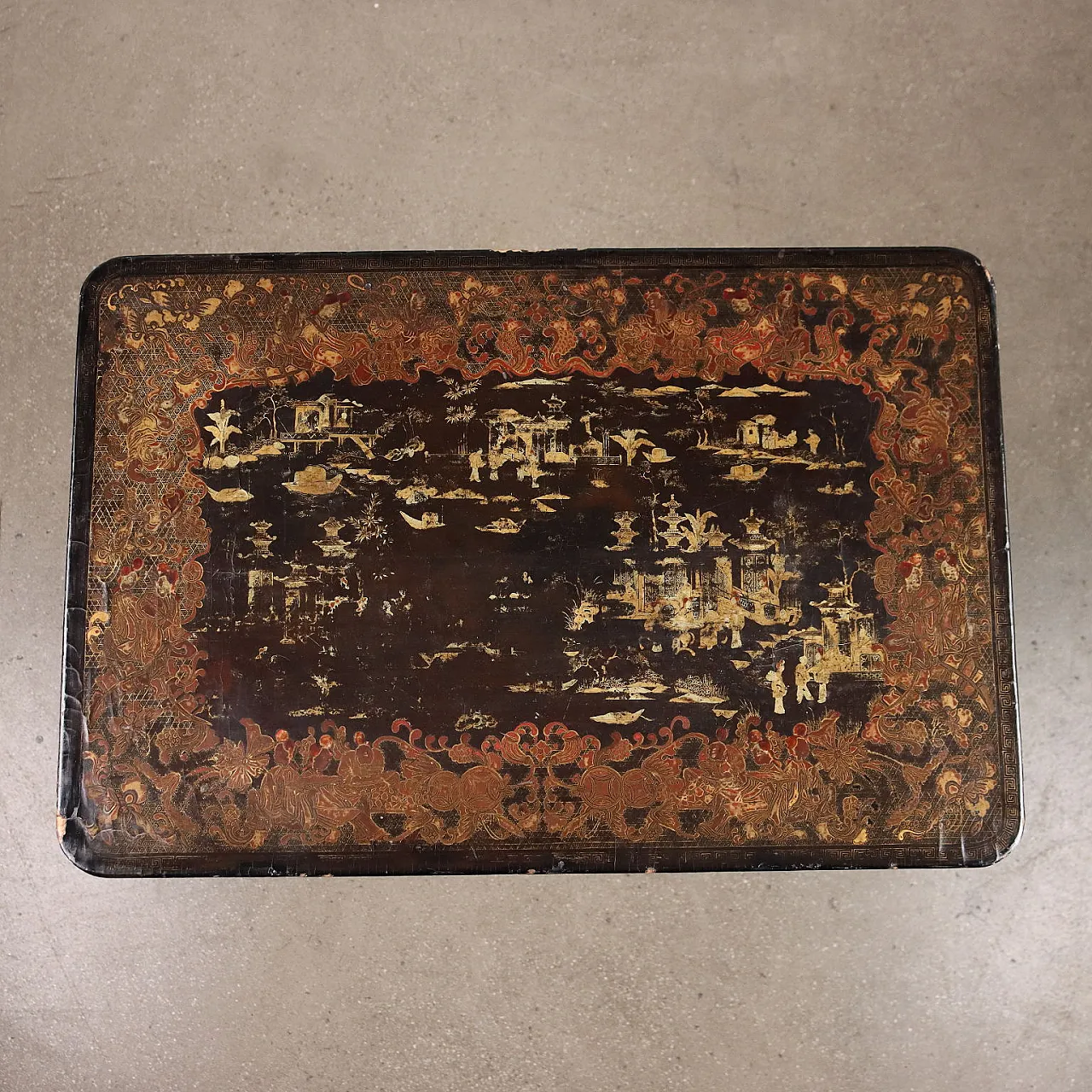 Wooden chinoiserie coffee table, 19th century 3