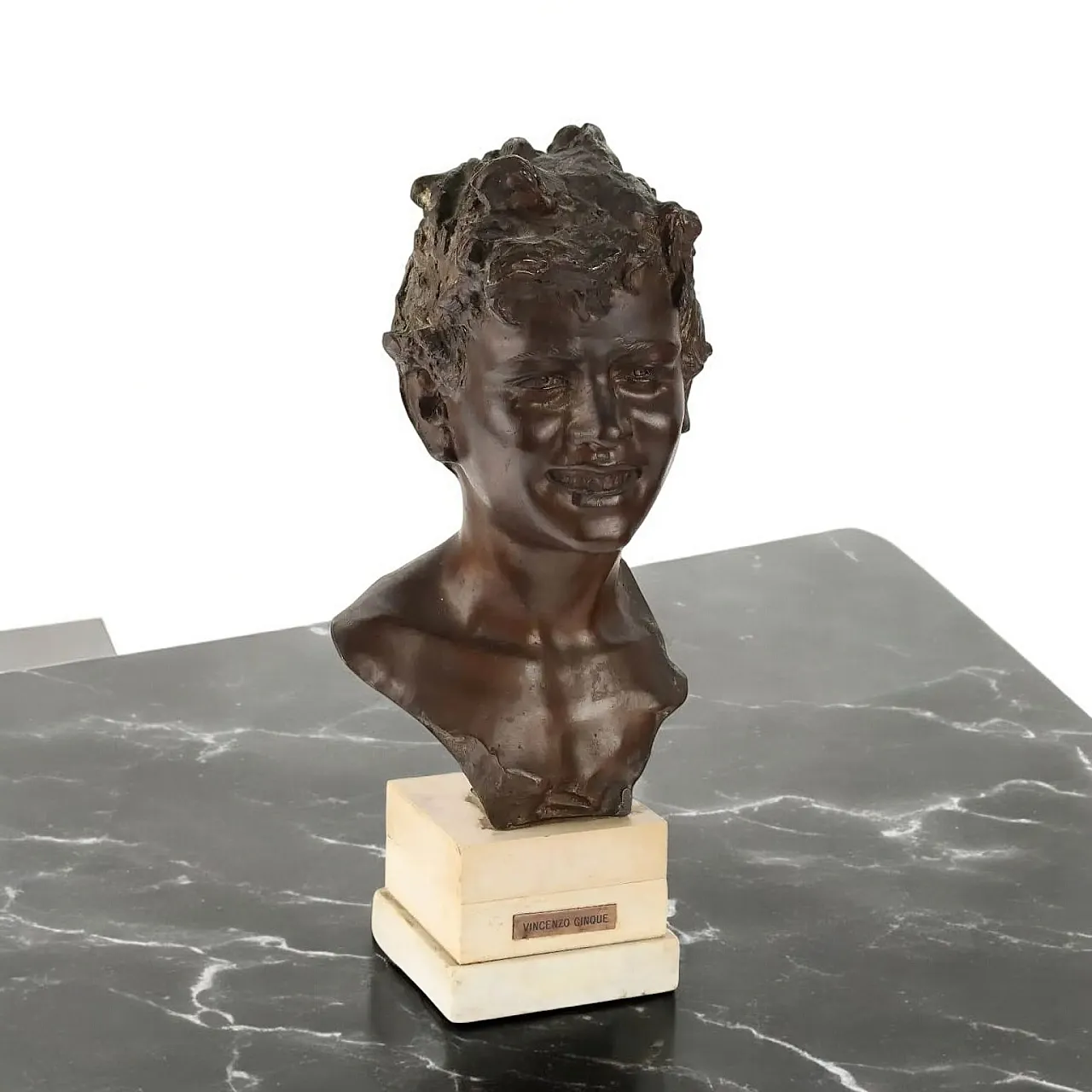 Vincenzo Cinque, Busto di ragazzo, scultura in bronzo e marmo 2