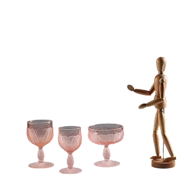 Bicchieri in vetro dai toni rosa con motivo vegetale, '900