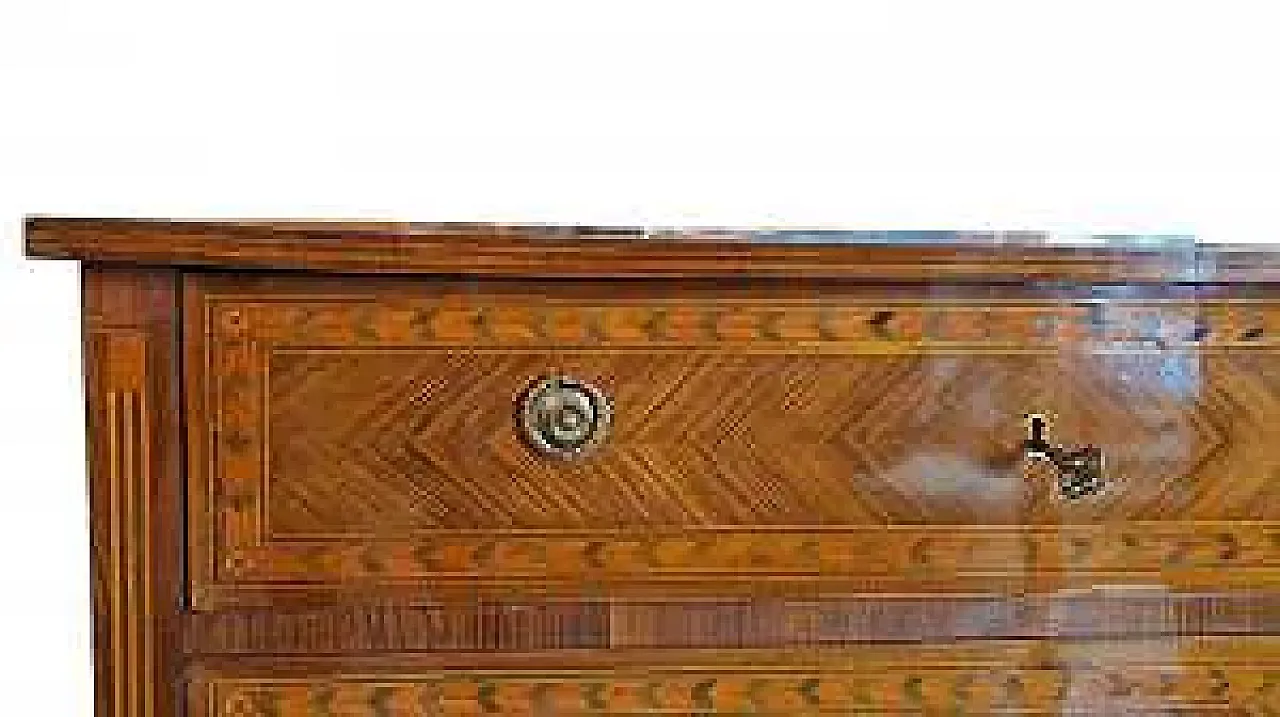 Chest of drawers with three laminated drawers, 18th century 3