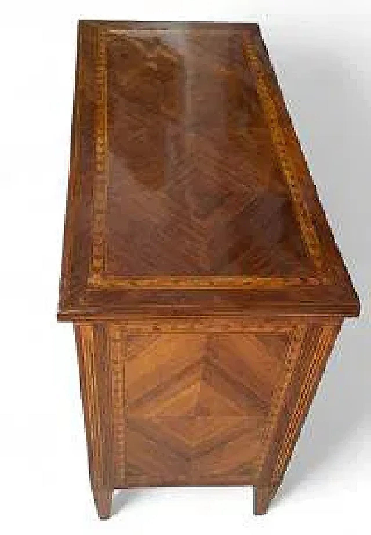 Chest of drawers with three laminated drawers, 18th century 6