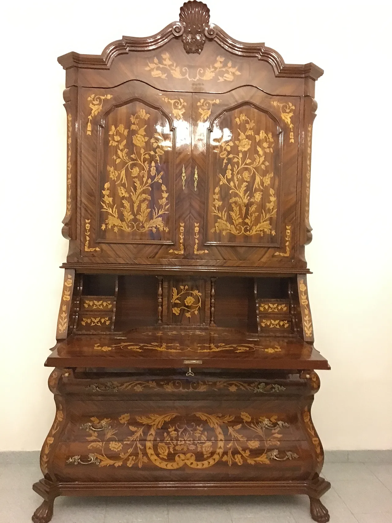 Dutch walnut trumeau with maple inlays, 1950s 1