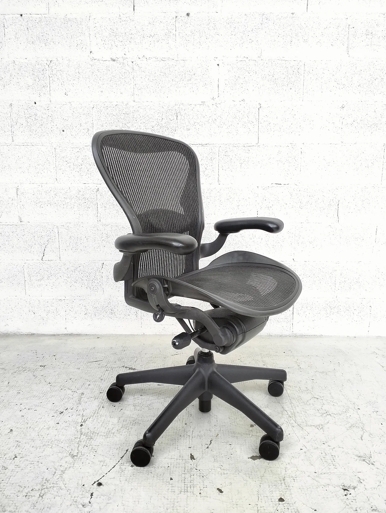 “Aeron” office chair by Herman Miller  2000s 2