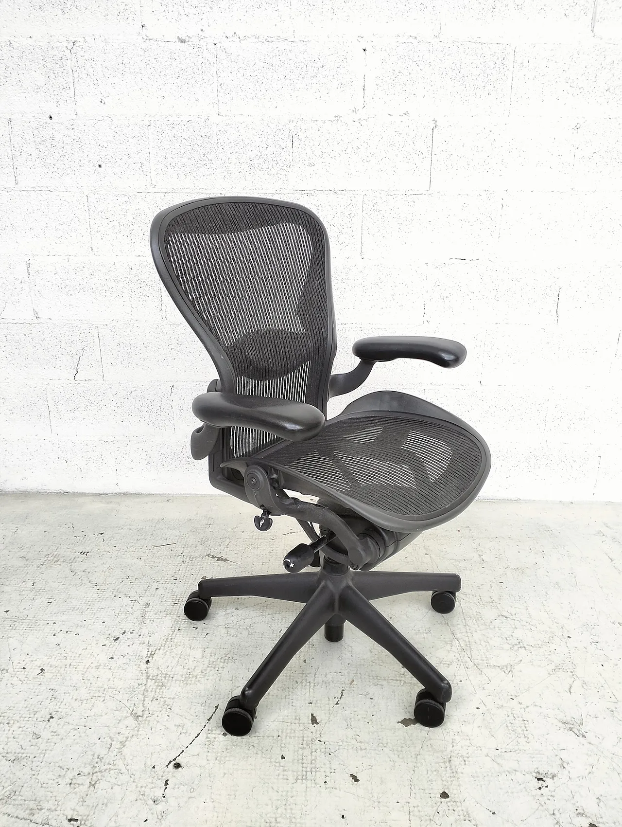“Aeron” office chair by Herman Miller  2000s 3