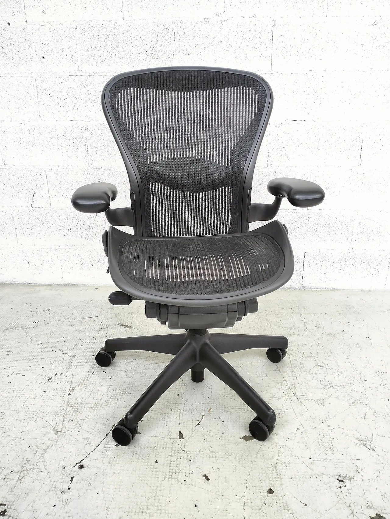 “Aeron” office chair by Herman Miller  2000s 5
