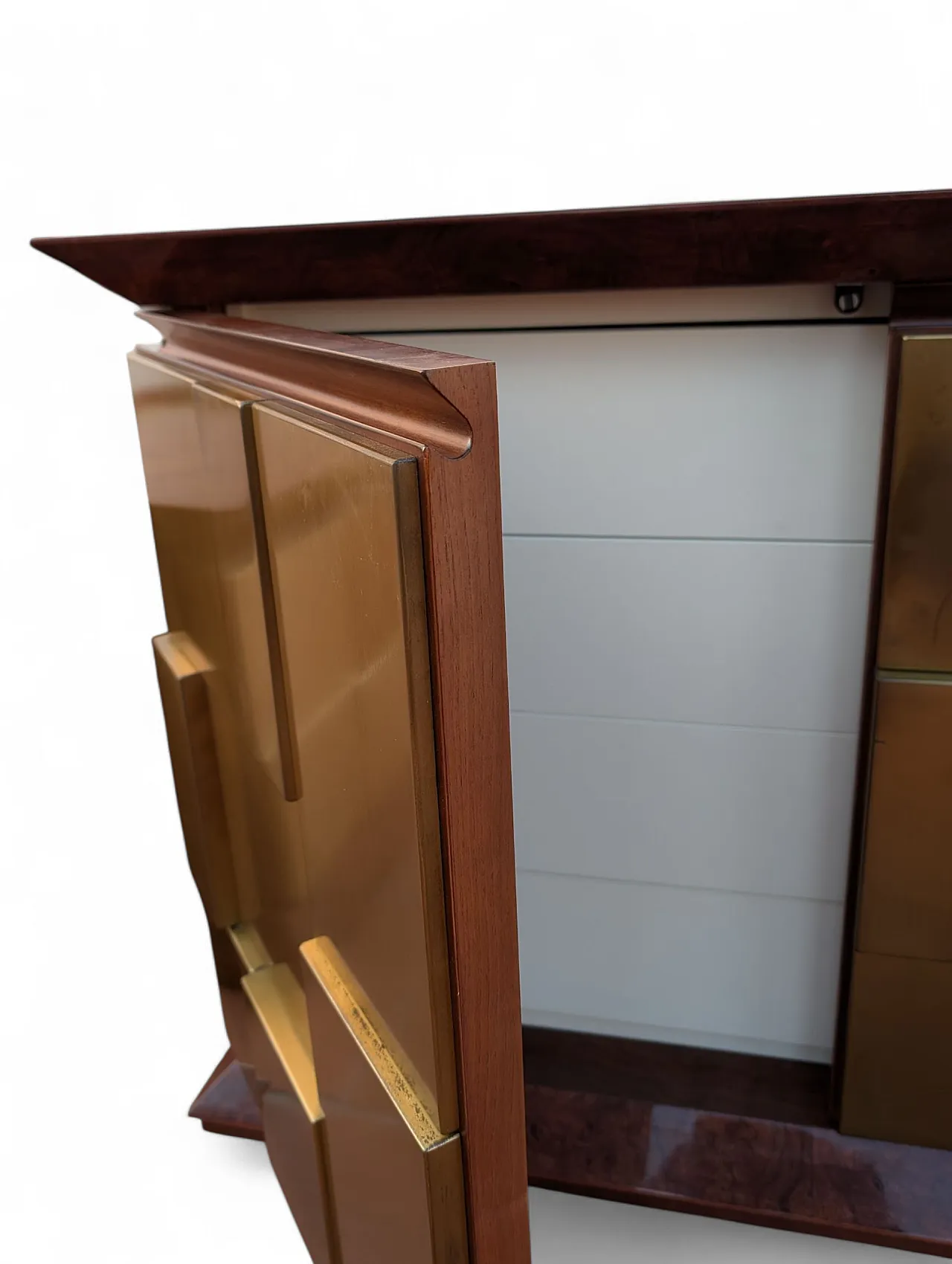 Comò e comodini in radica e ottone, Italia anni '70 9