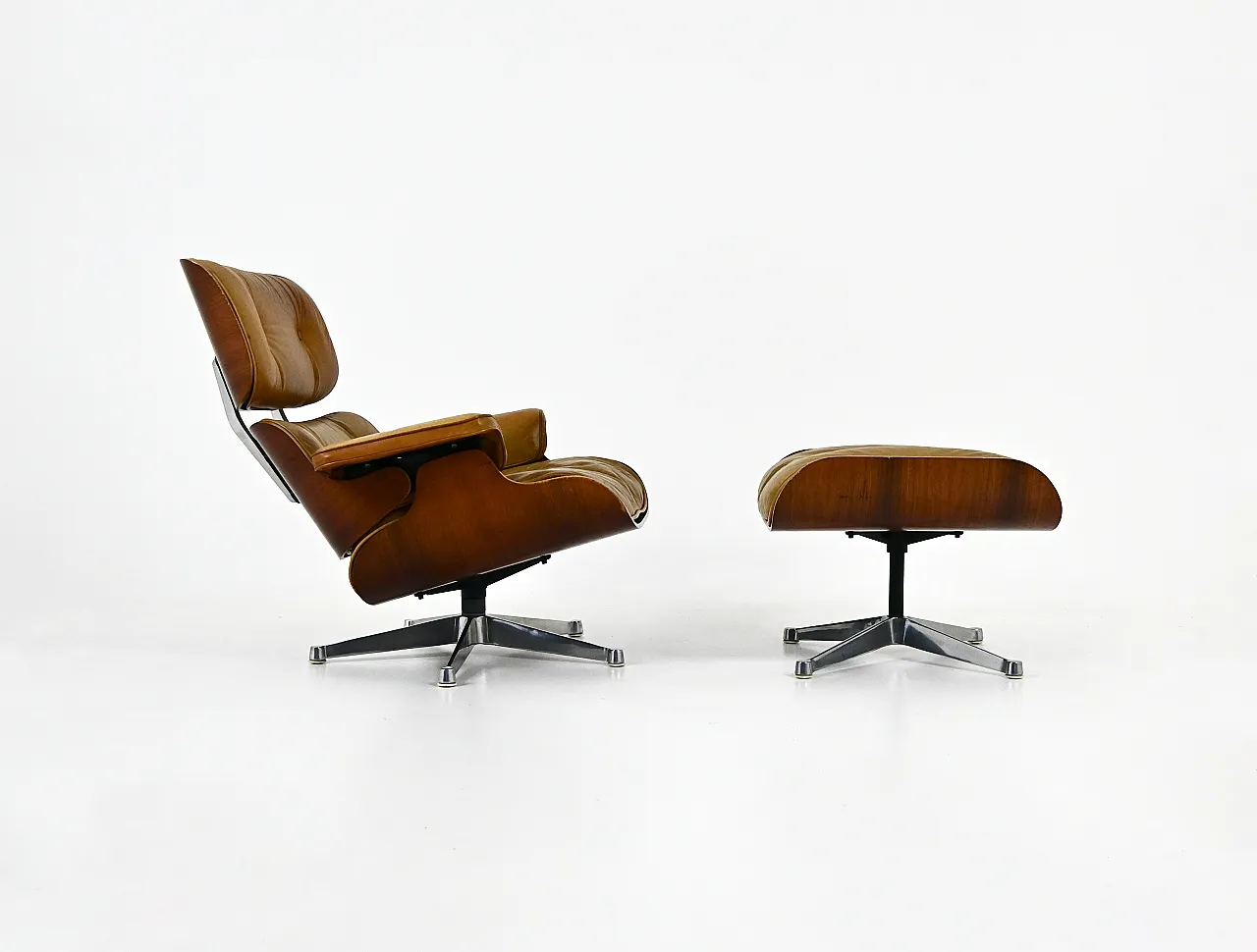 Poltrona e ottomana di Charles & Ray Eames per Herman Miller, anni '70 3