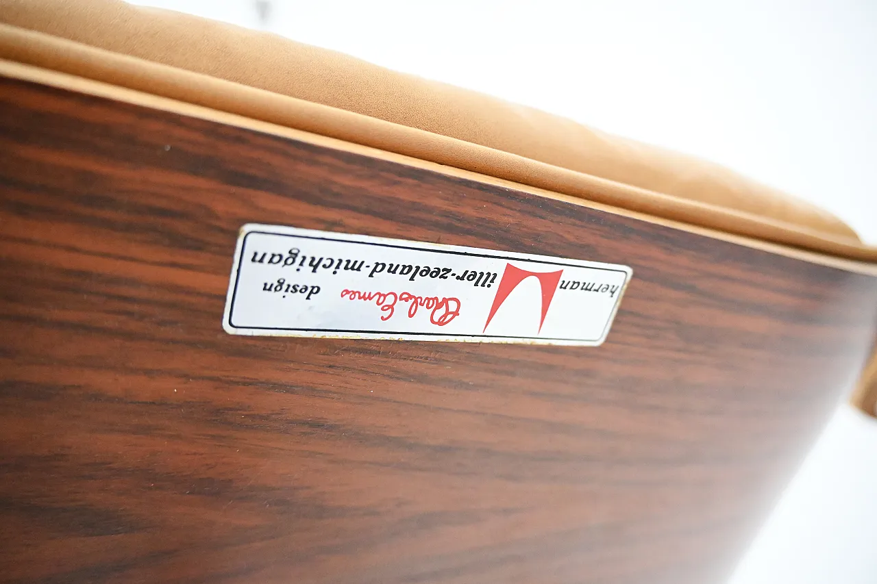 Poltrona e ottomana di Charles & Ray Eames per Herman Miller, anni '70 10