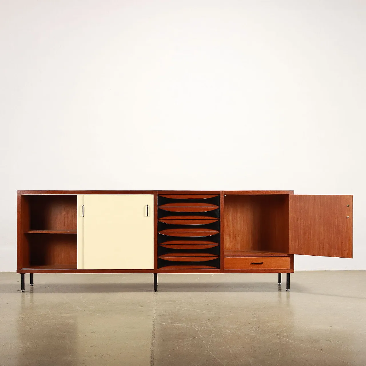 Credenza con ante scorrevoli in teak e formica, '900 3