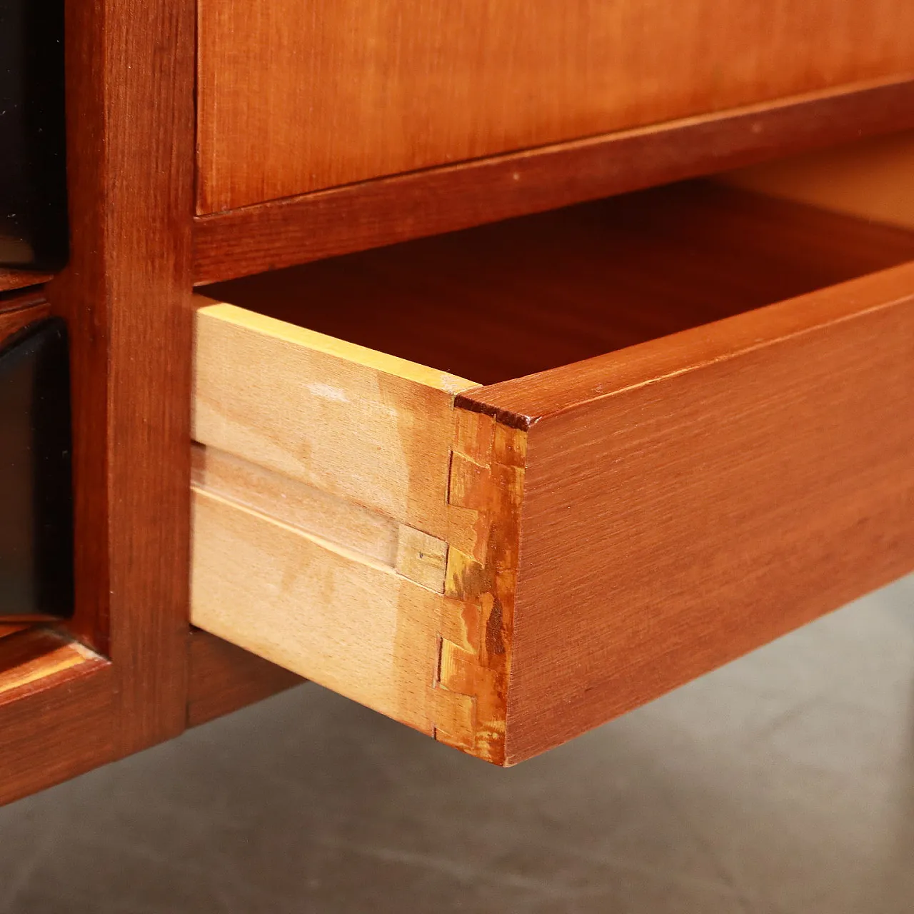 Credenza con ante scorrevoli in teak e formica, '900 7