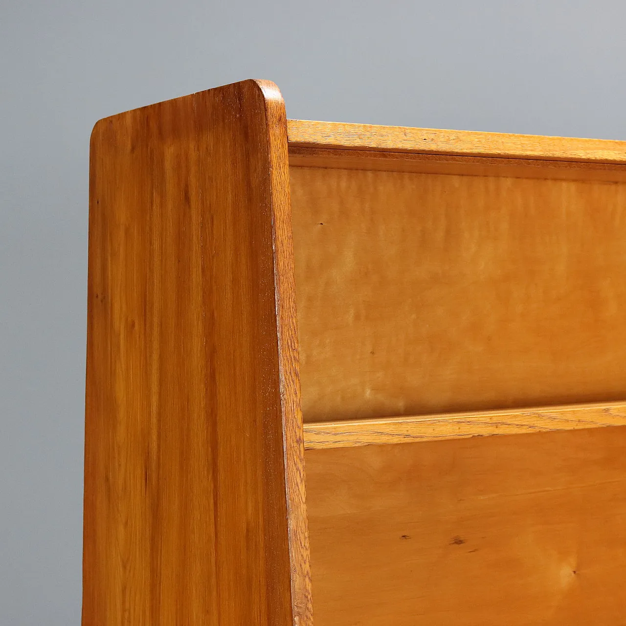 Mobile in legno impiallacciato acero con ruote e ripiani, '900 3