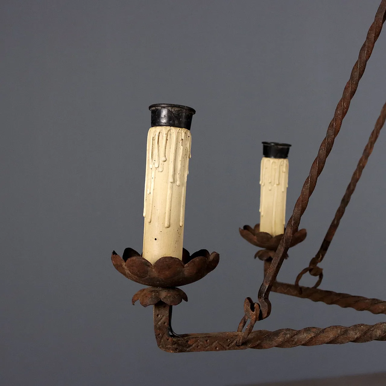 Lampadario in ferro battuto a sette luci, '800 5