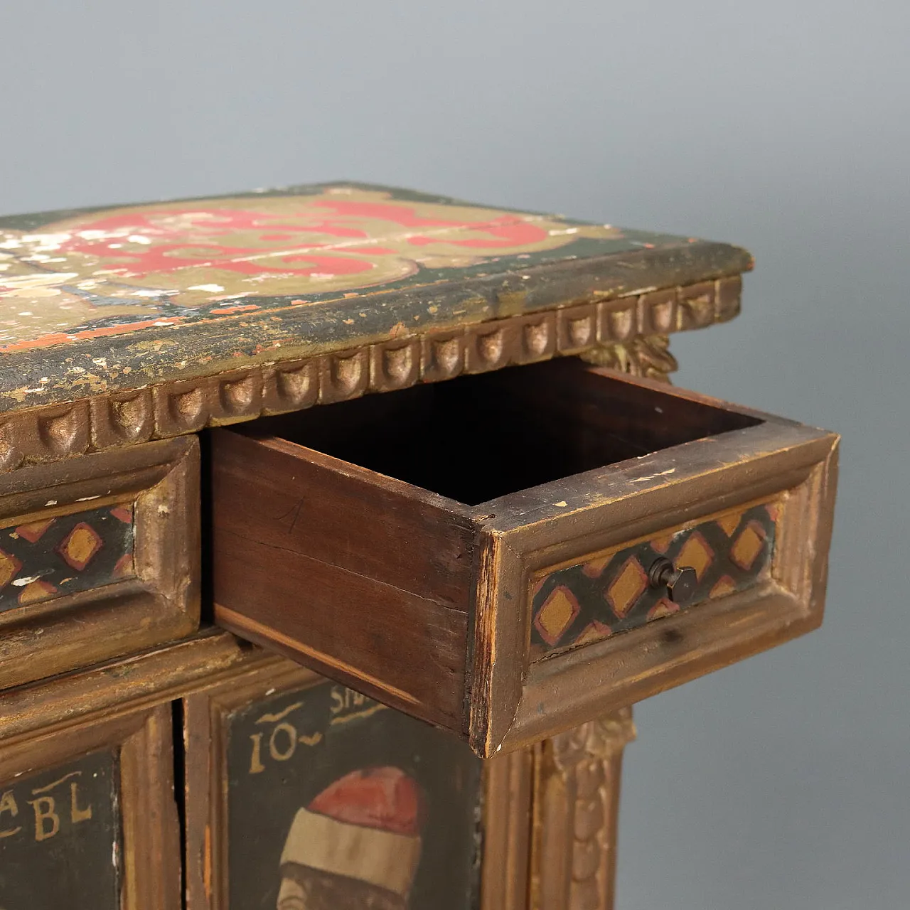 Pair of small cabinets, early 20th century 4