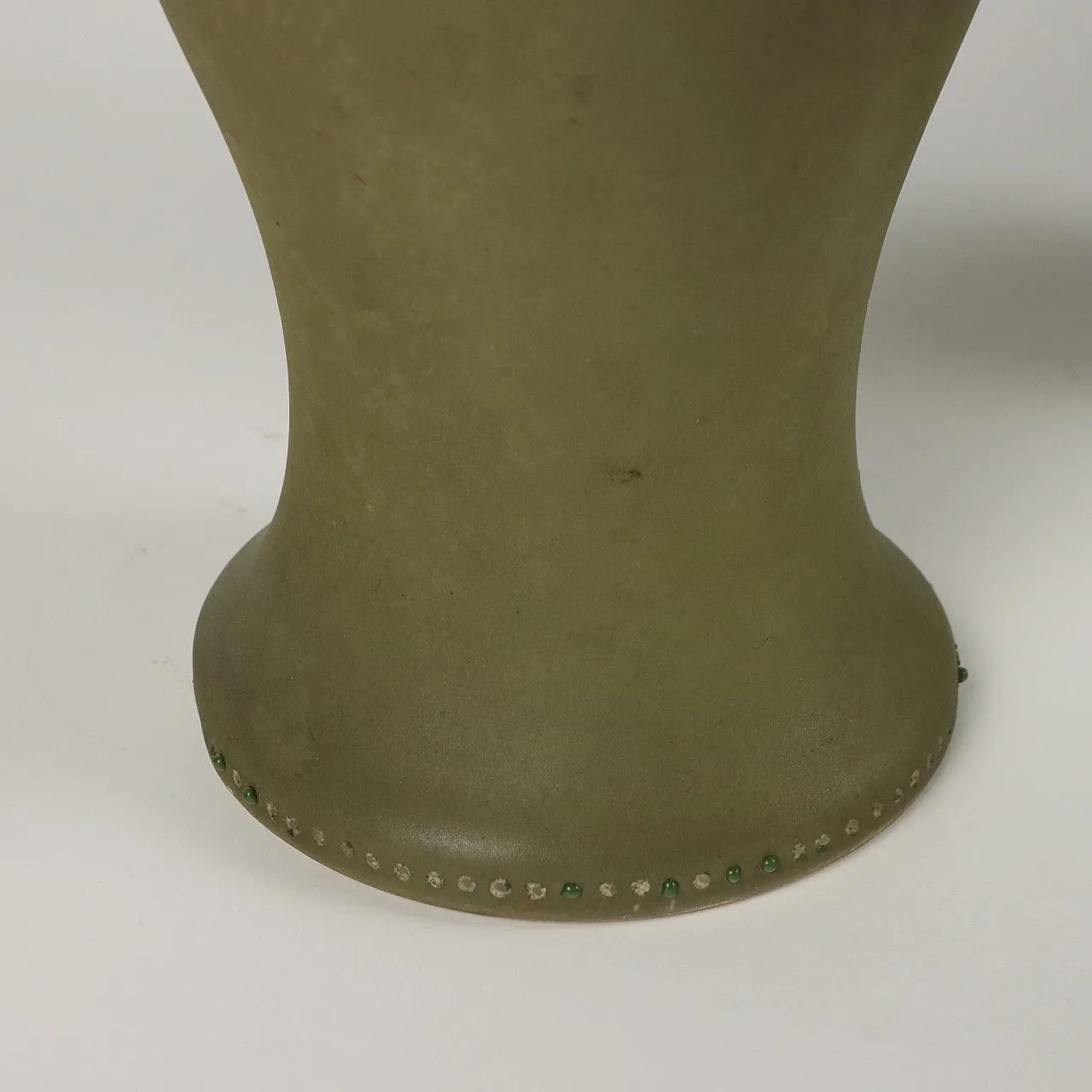 Pair of ceramic vesas with dragons decor 9