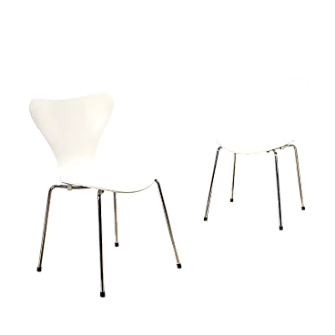 Coppia di sedie in multistrato laccato bianco e acciaio, '900