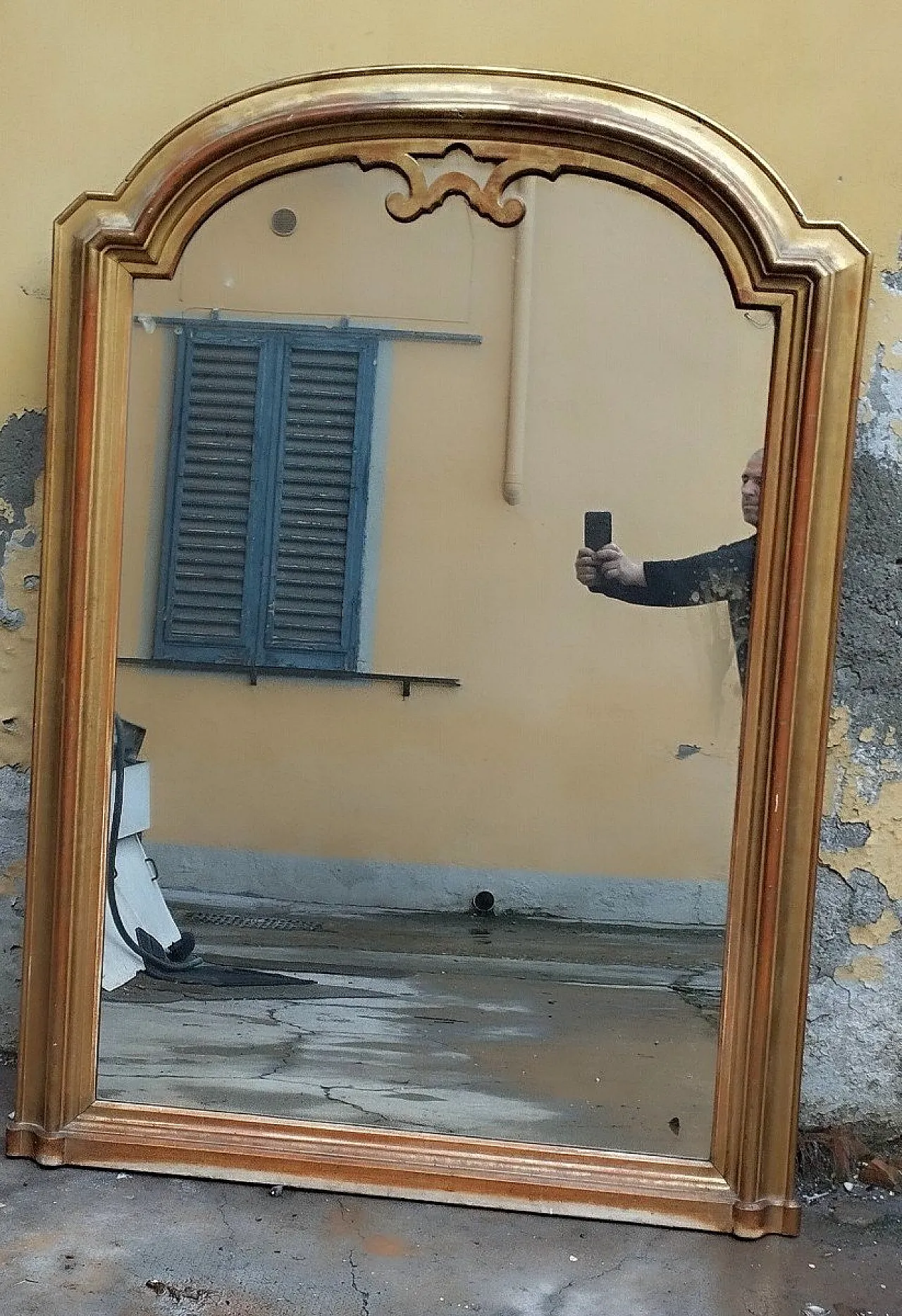 Specchio in legno con vernice dorata, '800 3