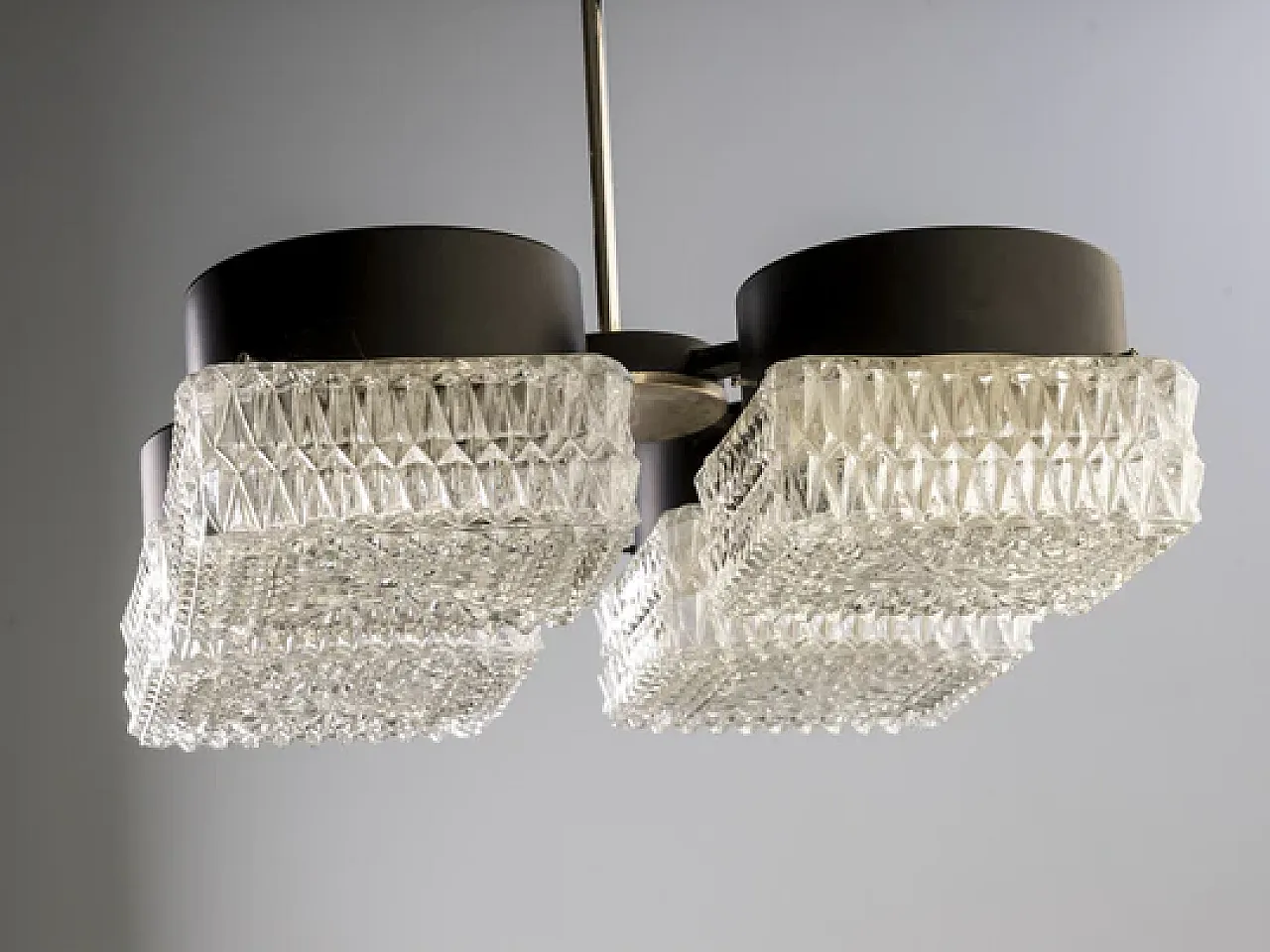 Lampadario a quattro luci in vetro e metallo di Napako, fine '900 3