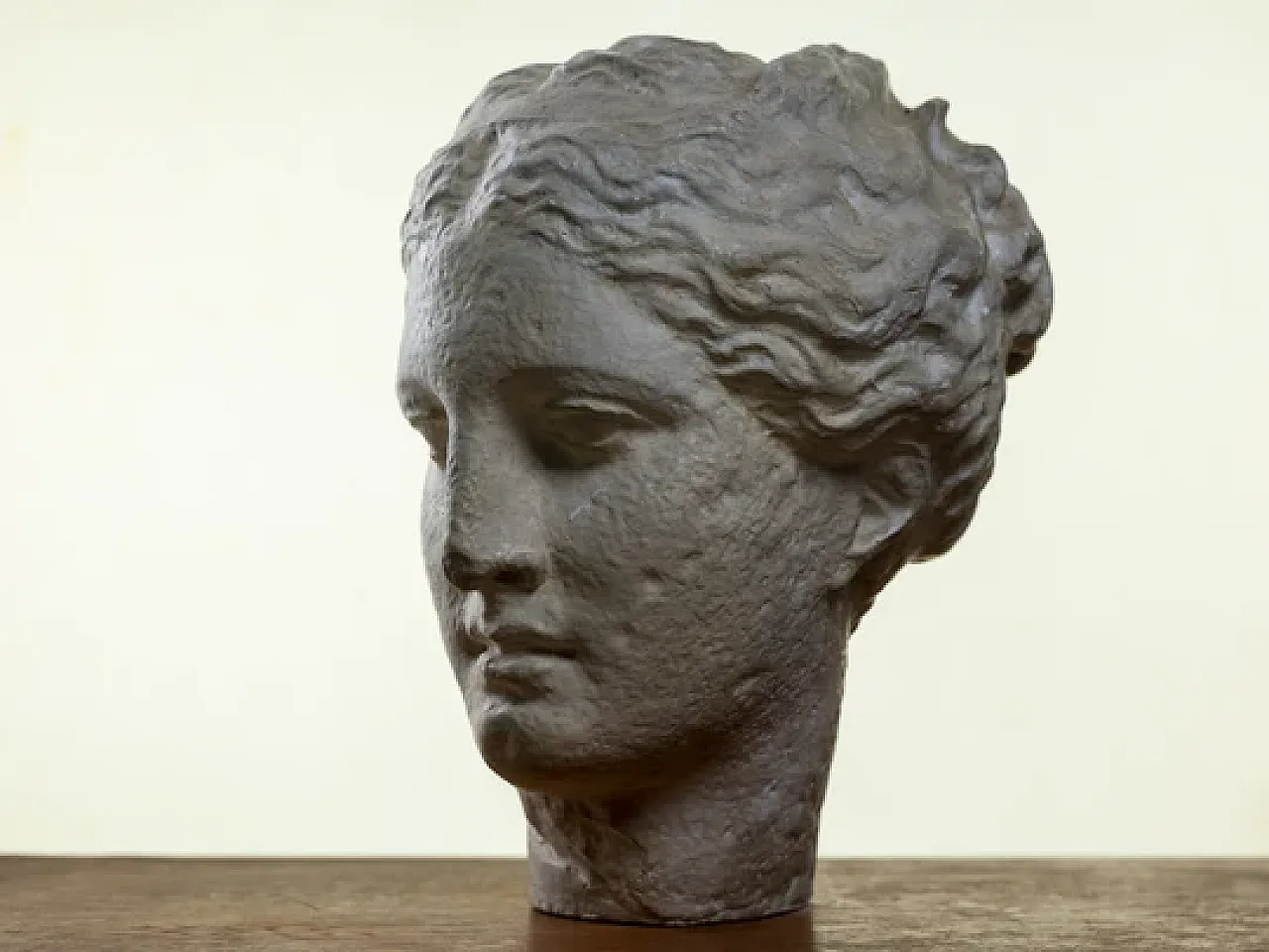 Testa della dea greca Igea, scultura in gesso, inizio '900 4