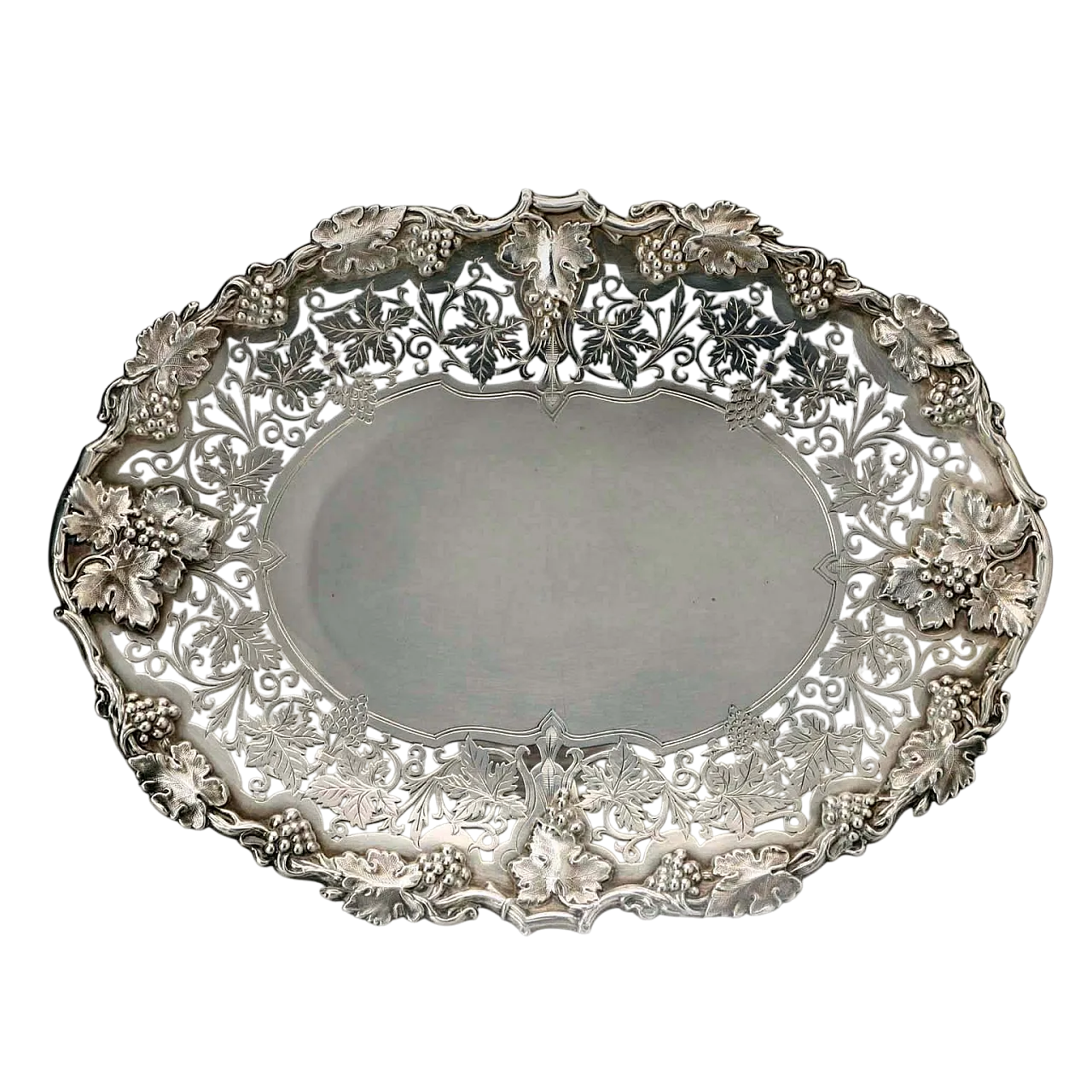 Vassoio ovale in argento con decoro cesellato e inciso, '900 11