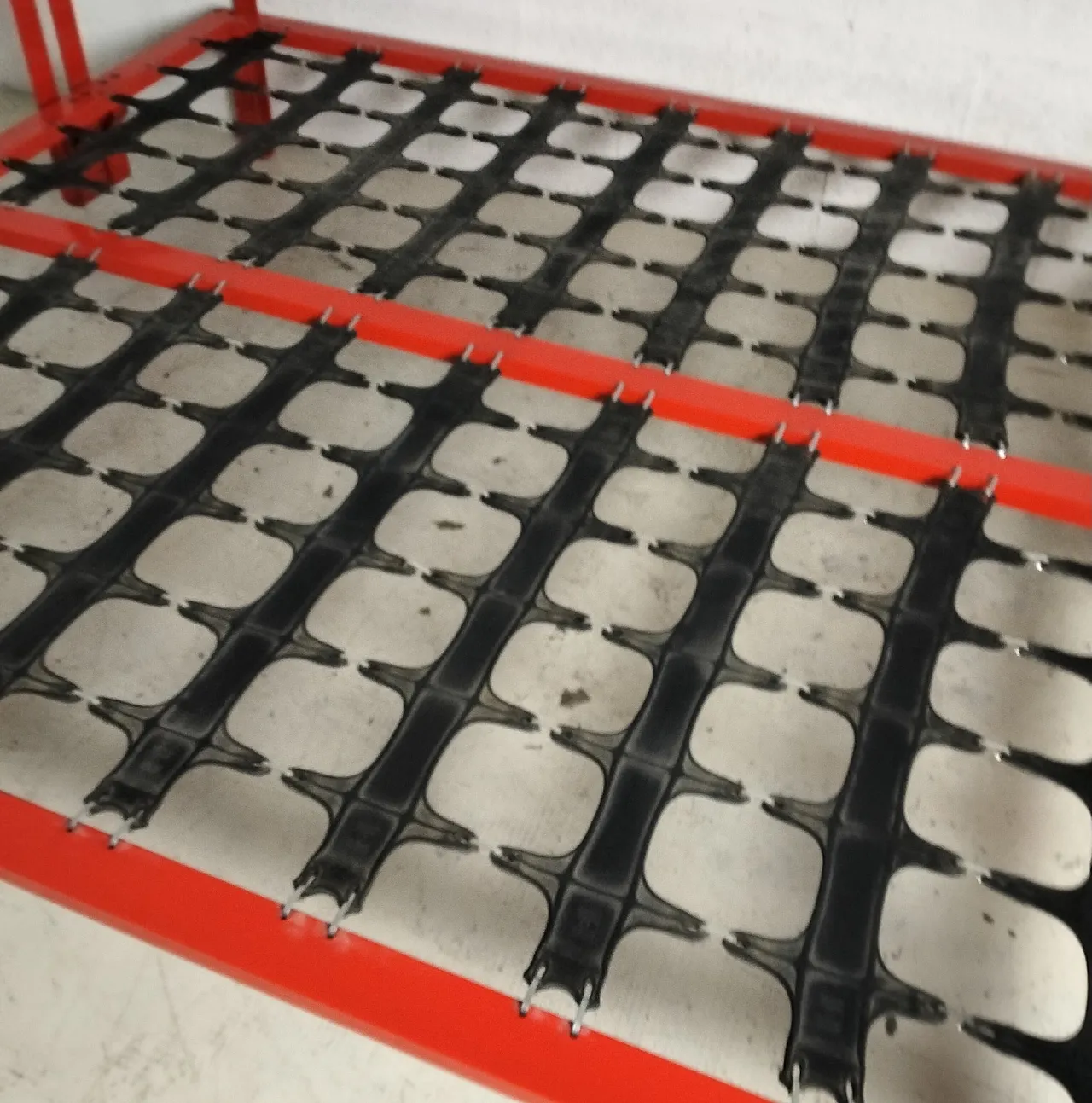 Vanessa red metal double bed by Tobia Scarpa for Gavina, 70s 12