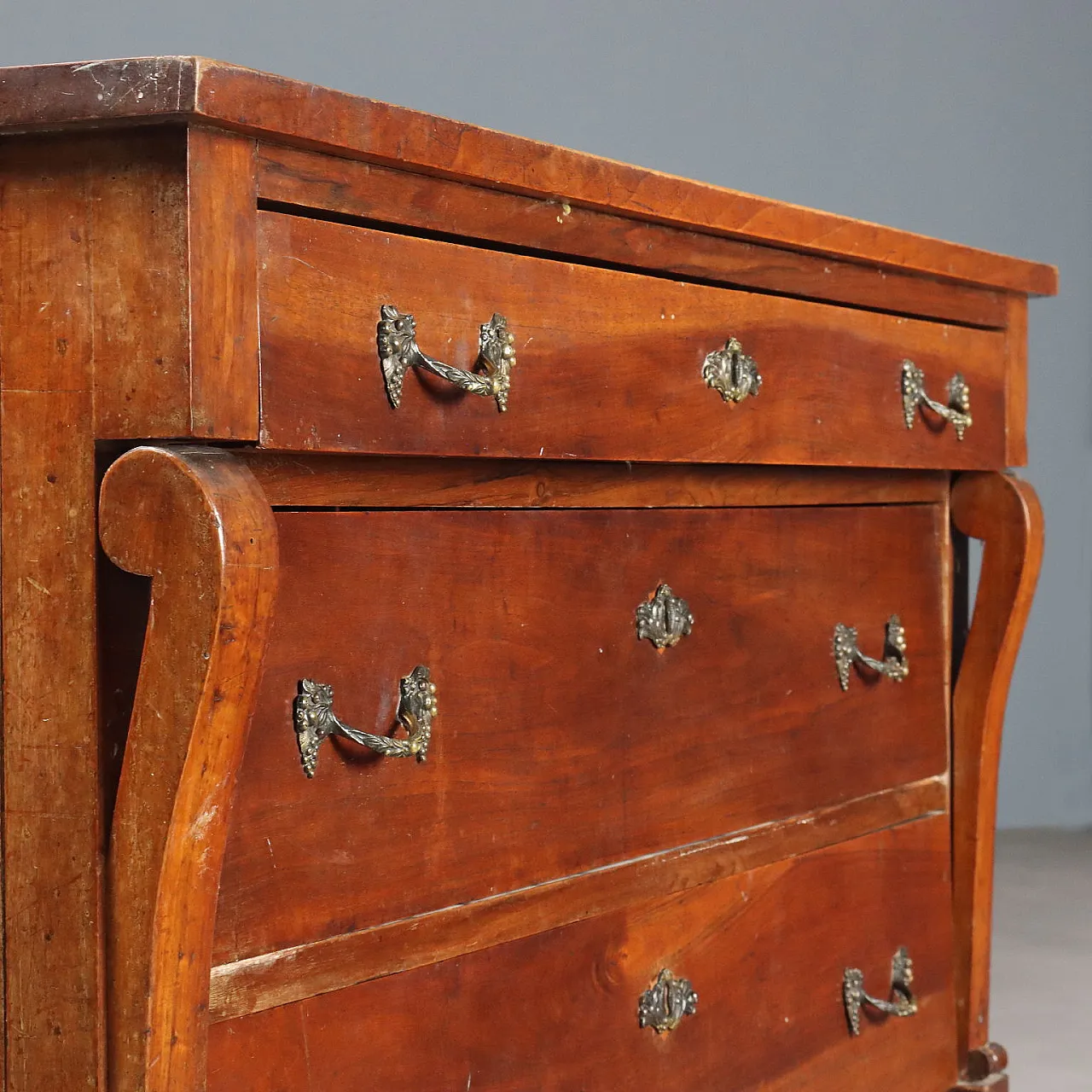 Chest of drawers in walnut with 3 drawers, 19th century 3