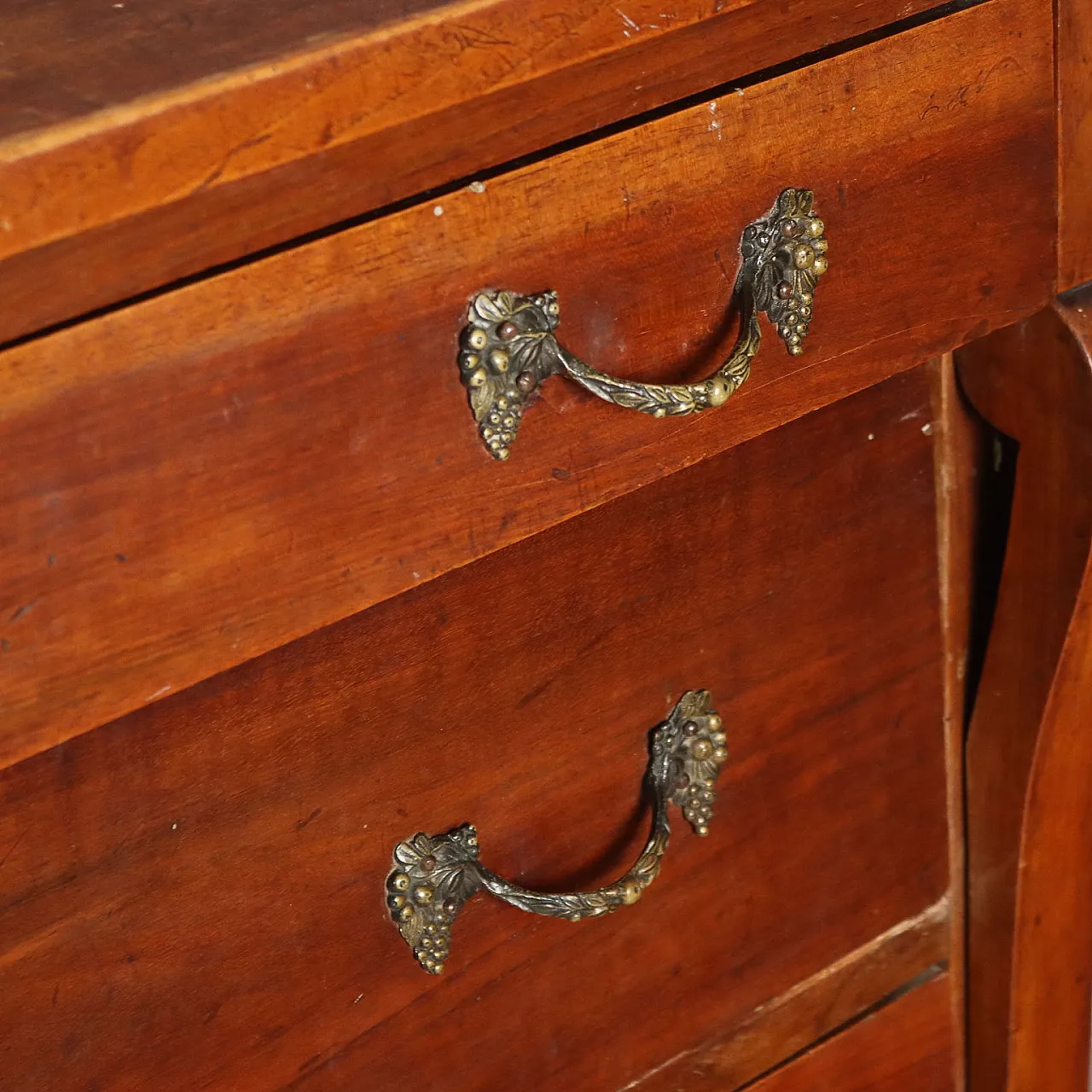 Chest of drawers in walnut with 3 drawers, 19th century 5