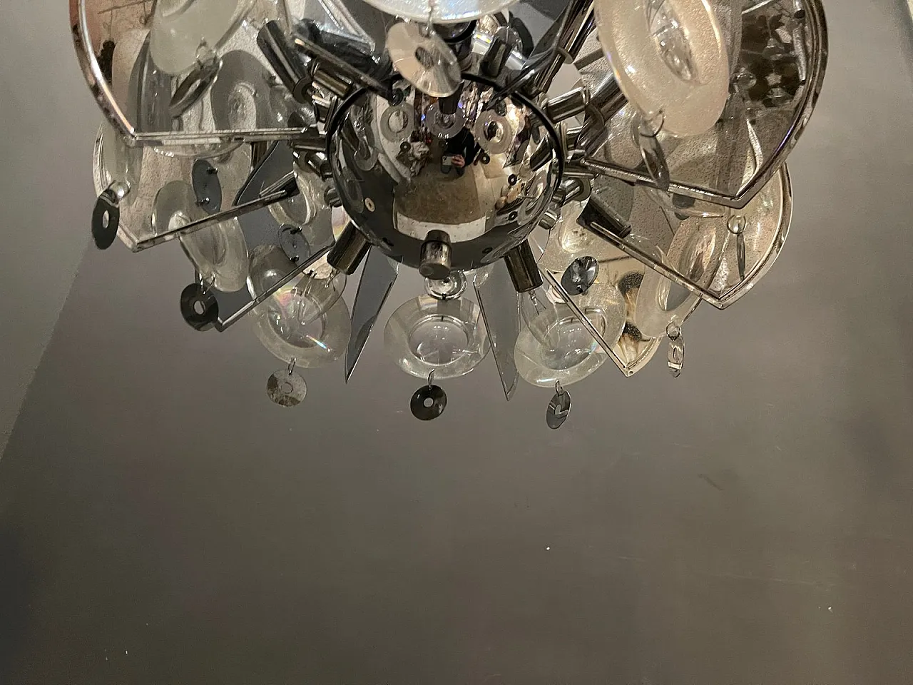 Lampadario grande in metallo cromato e vetro di Oscar Torlasco, anni '70 6