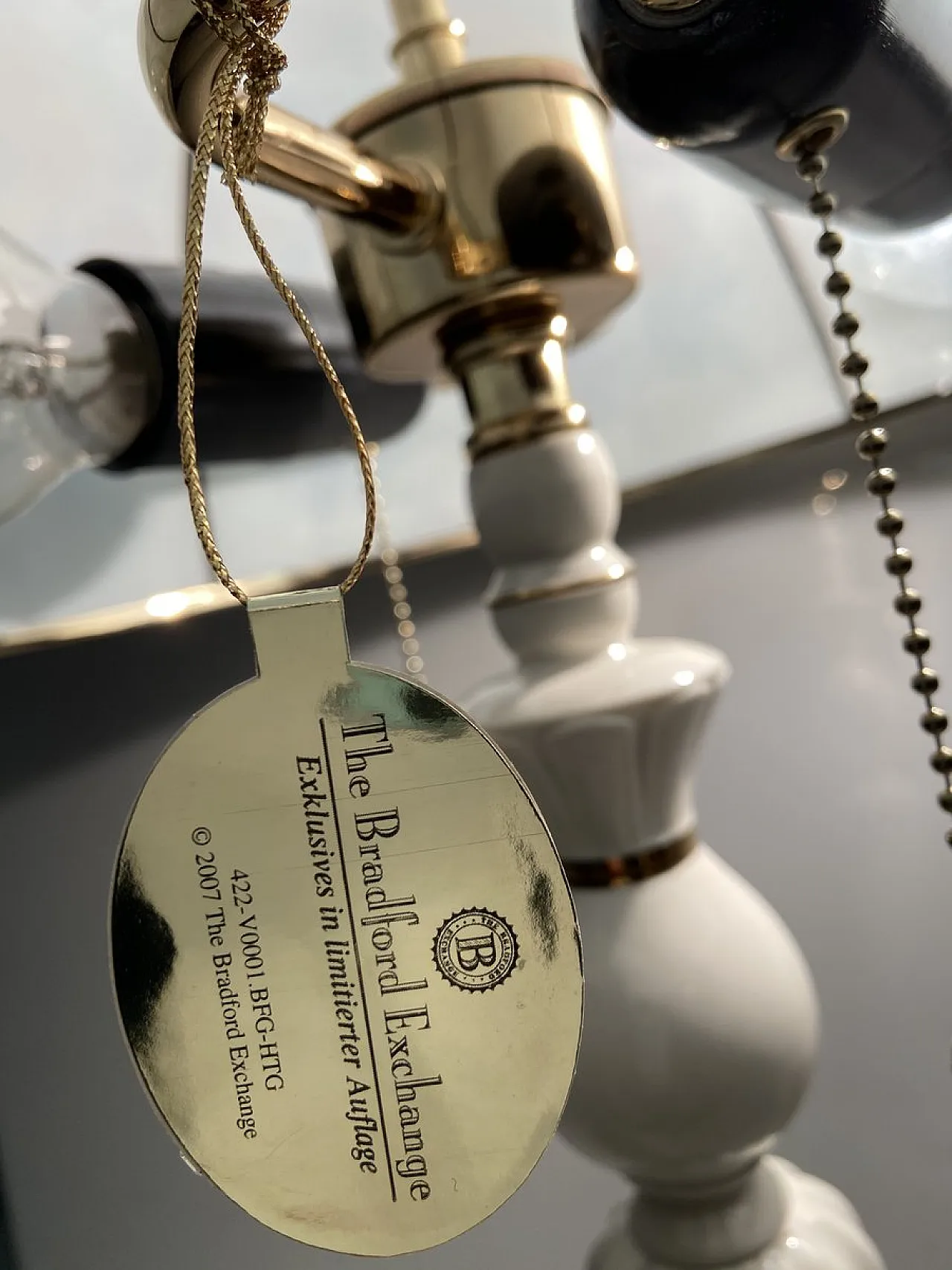 Flower table lamp by Ursula Band for The Bradford Exchange, early 21st century 11