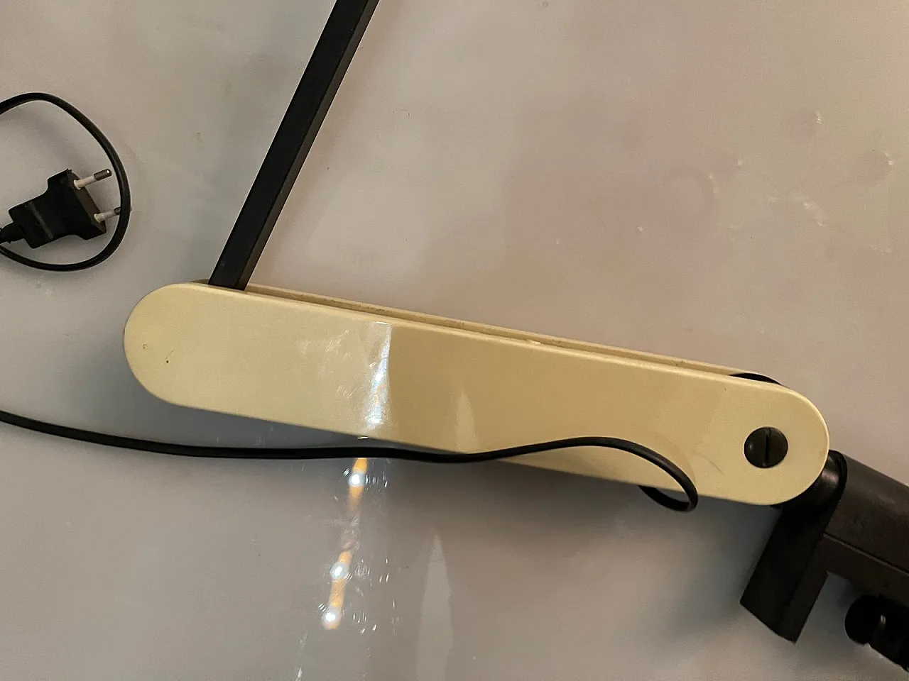 Mid-Century table lamp by Guzzini 5