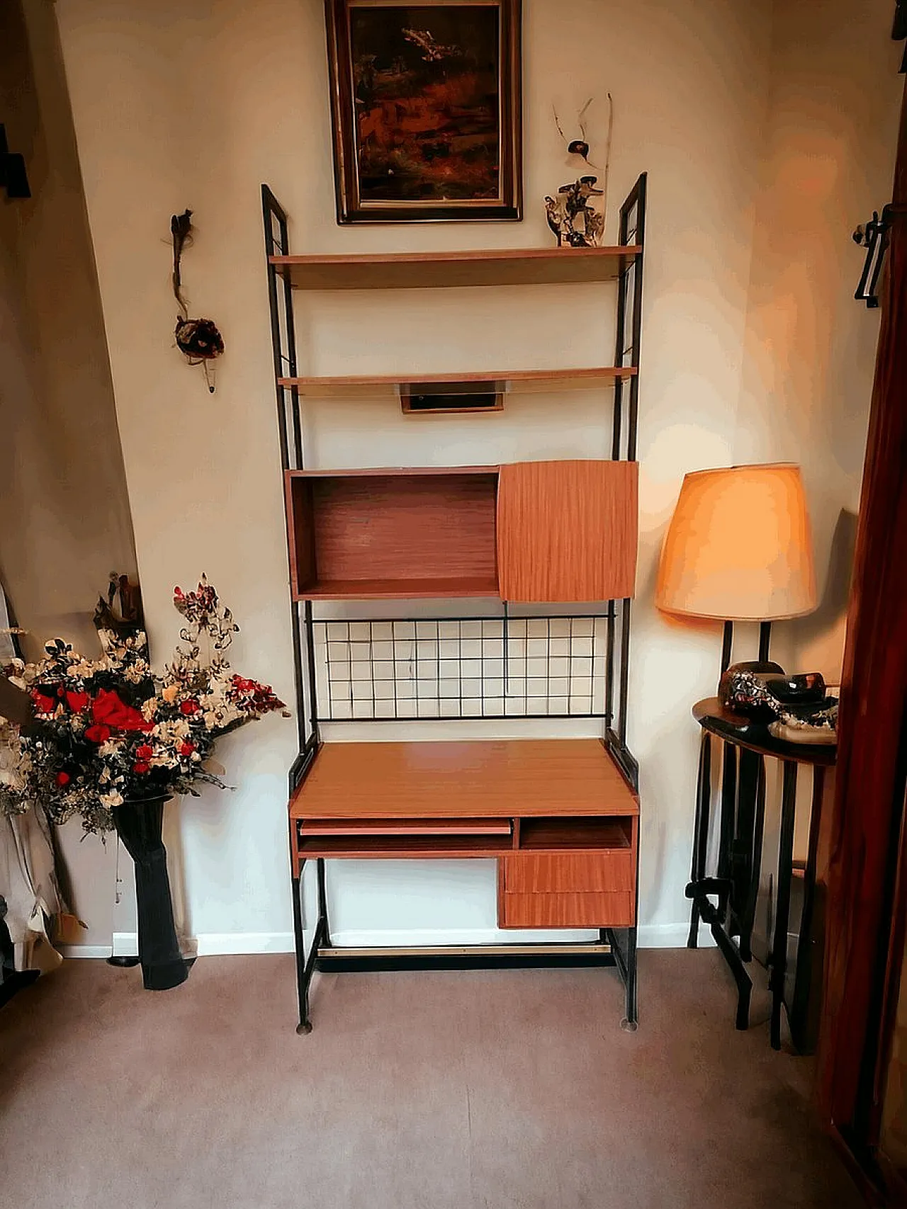 Libreria svedese con 2 ripiani da scrivania, anni '70 1