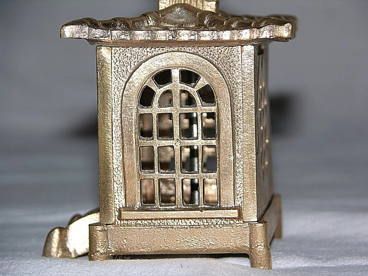 Bronze pagoda piggy bank, mid-20th century 3