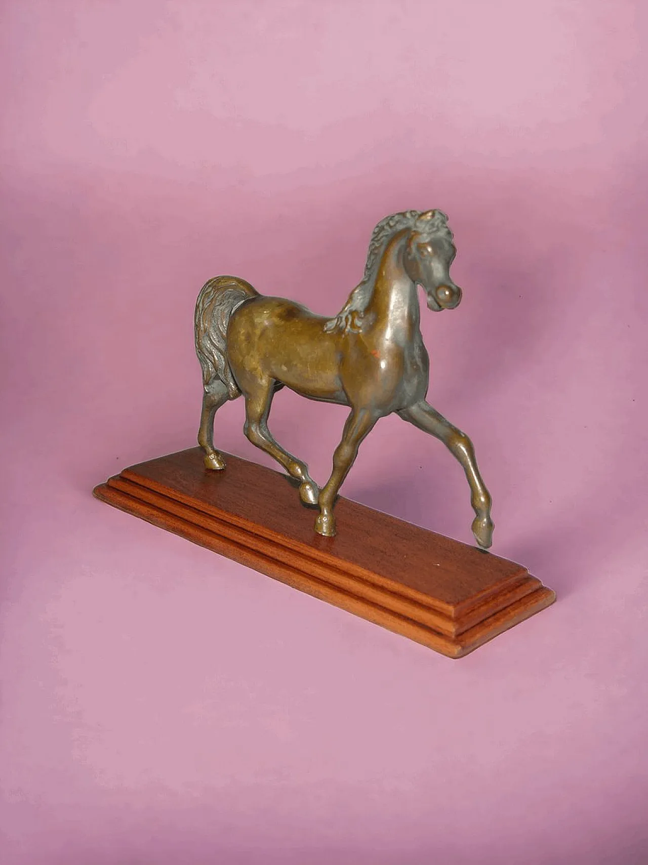 Cavallo in bronzo con base in legno, metà '900 3