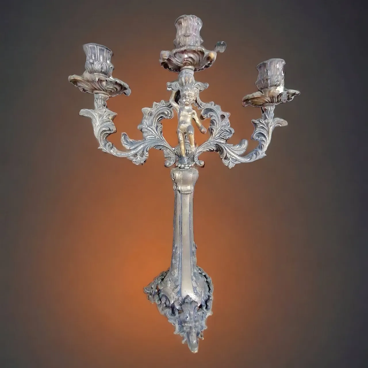 Candelabro in bronzo con putto, primo '900 2