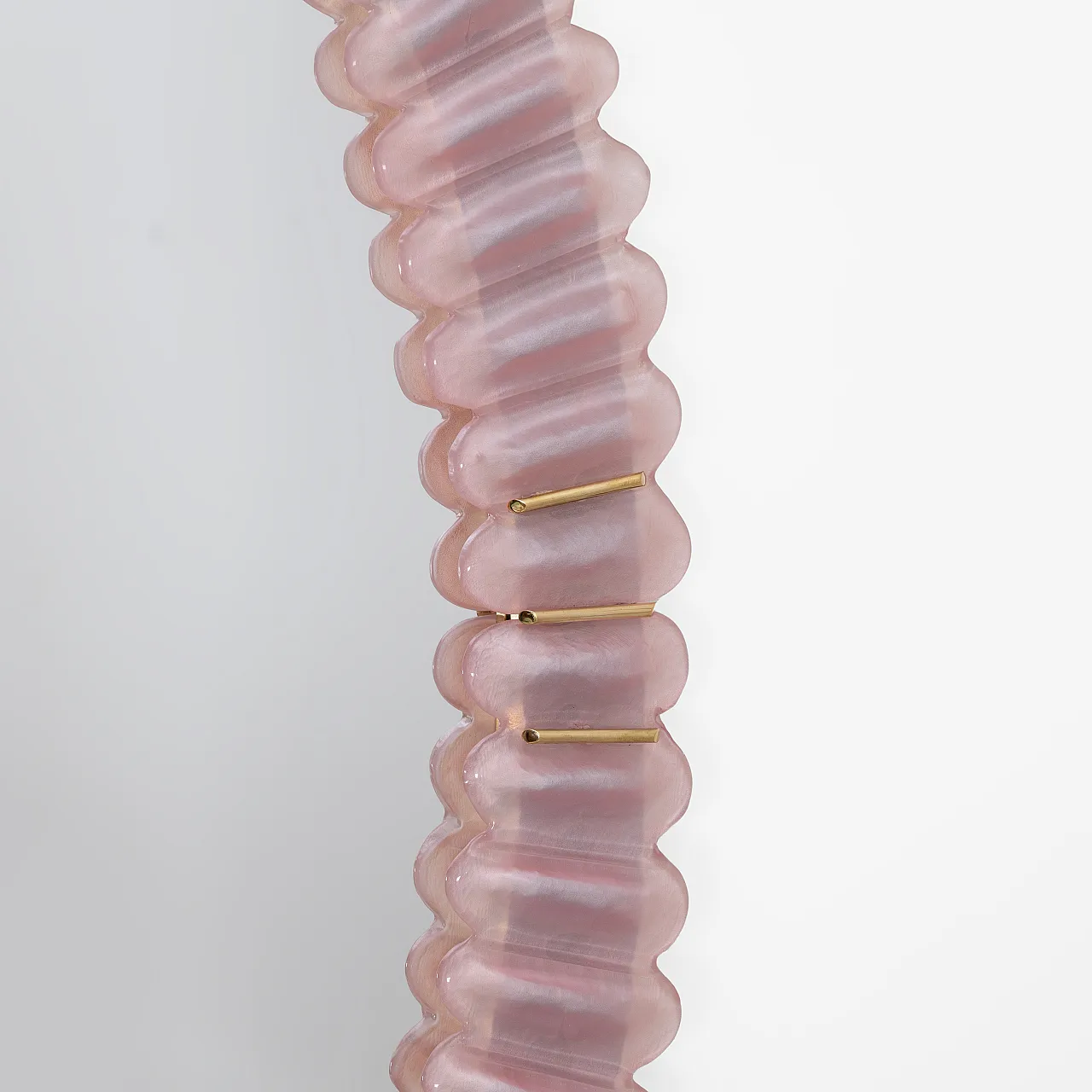 Specchio ovale in ottone e vetro di Murano rosa soffiato, 2000 10