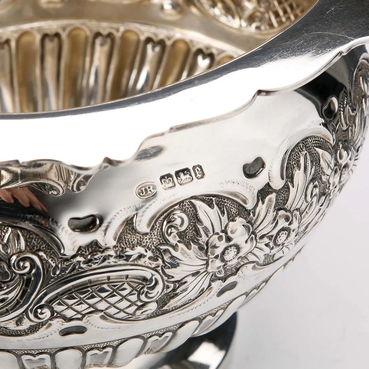 Vaso in argento 925 sbalzato, scanalato e cesellato, '800 8